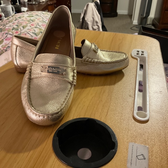 Shoes - Picture 3 of 4